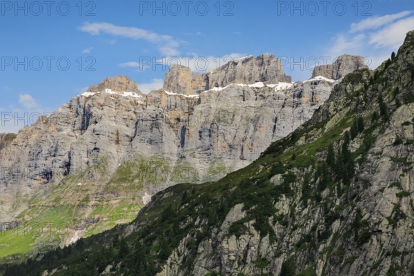Gebiigsmassiv with Mären, Pfaffenhuet, Gross- and Chlyn Wendenstock, Canton Bern, Switzerland, Europe