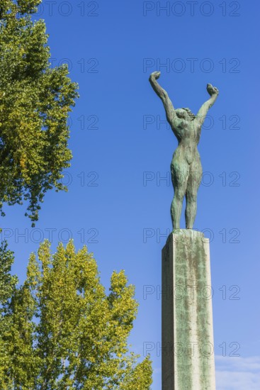 Girl with raised hands, Hermann Haller, statue, monument, Landiewiese, Zurich, Switzerland, Europe