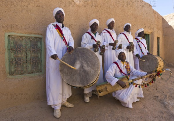 Morocco, traditional musicians with instruments, Pigeons du Sable group, Merzouga, Erg Chebbi desert, Africa