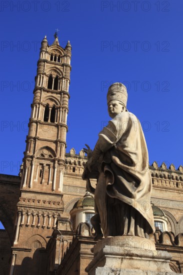 City of Palermo, the Cathedral Maria Santissima Assunta and the Statue of a Saint, UNESCO World Heritage Site, Sicily, Italy, Europe