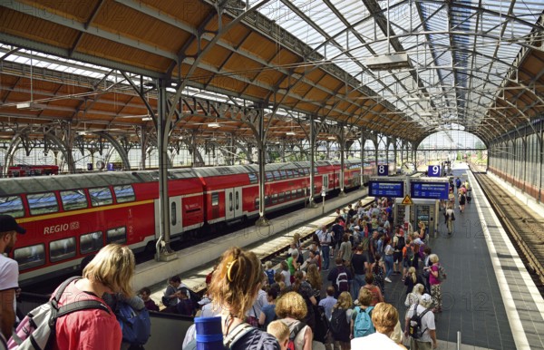 Europe, Germany, Lübeck, Schleswig-Holstein, Central Station, Train Arrivals Hall, Hamburg, Hamburg, Federal Republic of Germany, Europe