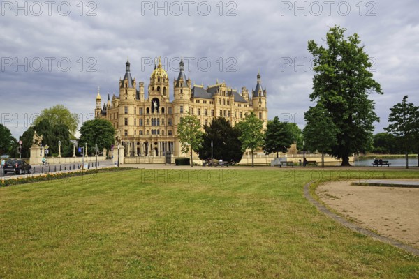 Europe, Germany, Mecklenburg-Western Pomerania, Schwerin, Schwerin Castle, built between 1845 and 1857 in the style of romantic historicism, today the seat of the state parliament, front, Schwerin, Mecklenburg-Western Pomerania, Germany, Europe