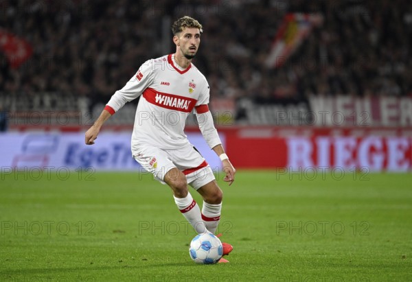 Atakan Karazor VfB Stuttgart (16) Action on the ball MHPArena, MHP Arena Stuttgart, Baden-Württemberg, Germany, Europe