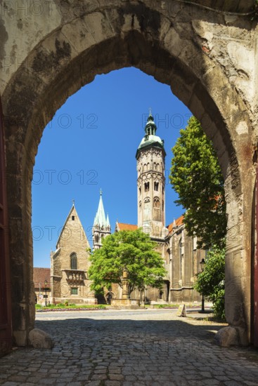 Naumburg Cathedral of St Peter and Paul, view through the archway, UNESCO World Heritage Site, Naumburg, Saxony-Anhalt, Germany, Europe