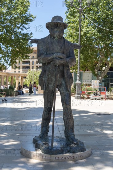 Monument to the painter Paul Cezanne on the Place de la Rotonde in Aix-en-Provence, Provence-Alpes-Côte d'Azur, France, Europe