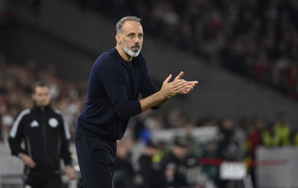 Coach Pellegrino Matarazzo TSG 1899 Hoffenheim on the sidelines Gesture Gesture Clapping encouragingly, MHPArena, MHP Arena Stuttgart, Baden-Württemberg, Germany, Europe