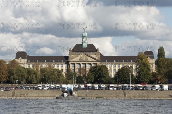 Rhine bank with Düsseldorf district government, historic neo-baroque building, Düsseldorf, North Rhine-Westphalia, Germany, Europe