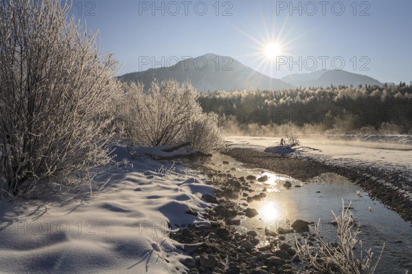 River course in winter, snow, cold, sunbeams, backlight, Isar, Karwendel Mountains, Bavaria, Germany, Europe