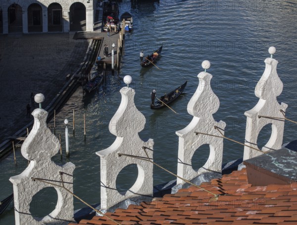 Venice, view from the roof of the Fondaca dei Tedeschi to the north, Grand Canal with gondolas