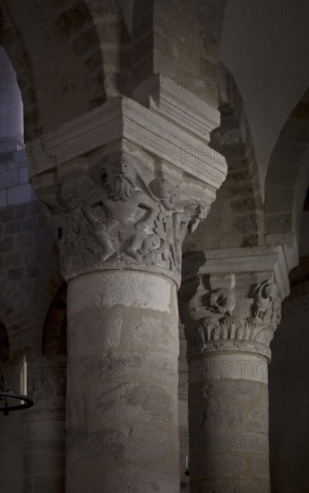 Neuvy-Saint-Sépulchre, Collegiate Church of St-Jacques de Neuvy-Saint-Sépulchre