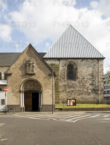 North side with vestibule, St., Sankt, Saint