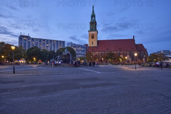 St. Mary's Church with Neptune Fountain and lanterns at dusk, Berlin, capital city, independent city, federal state Berlin, Germany, Europe