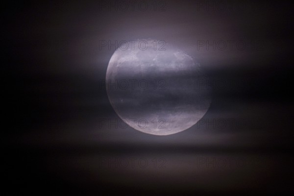 Moon four days after full moon, Braunschweig, Lower Saxony, Germany, Europe