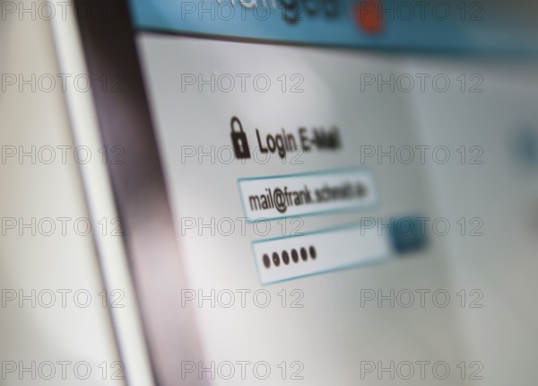 E-Mail Login (Fake-Site)