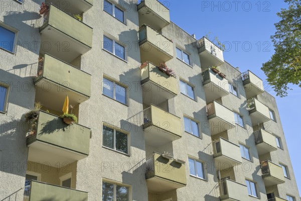 Residential building, Plattenbau, Königsallee, Grunewald, Charlottenburg-Wilmersdorf, Berlin, Germany, Europe