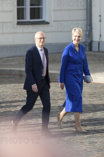 Peter Tschenscher (SPD, First Mayor of Hamburg) and Manuela Schwesig (SPD, Minister President of Mecklenburg-Western Pomerania and current President of the Bundesrat) on their way to the presentation of the Grosskreutz to Joe Biden (46th President of the United States) by Frank-Walter Steinmeier (President of the Federal Republic of Germany) in front of Bellevue Palace, Berlin, 18 October 2024