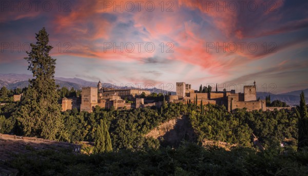Sunset of the wire from the Albaicín neighborhood. Spain