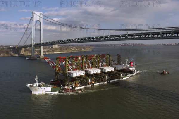 Shipment of New Post Panamax Loading Cranes Passing Under the Verrazano Bridge
