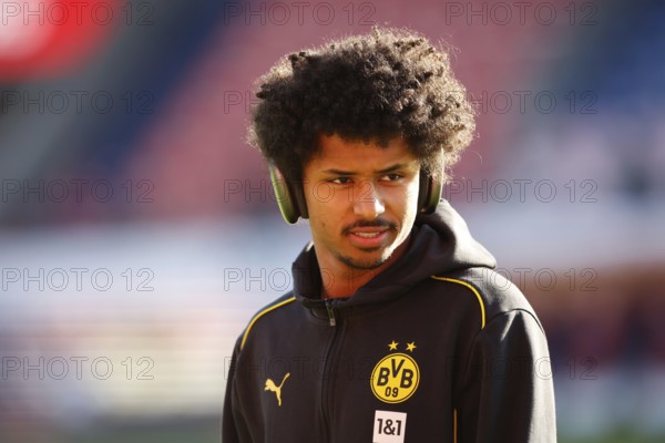 Germany: Soccer 1st Bundesliga, Matchday 20 - 1. FC Heidenheim vs. Borussia Dortmund - Voith-Arena Heidenheim: portrait Karim ADEYEMI Borussia Dortmund with headphones in front of the match