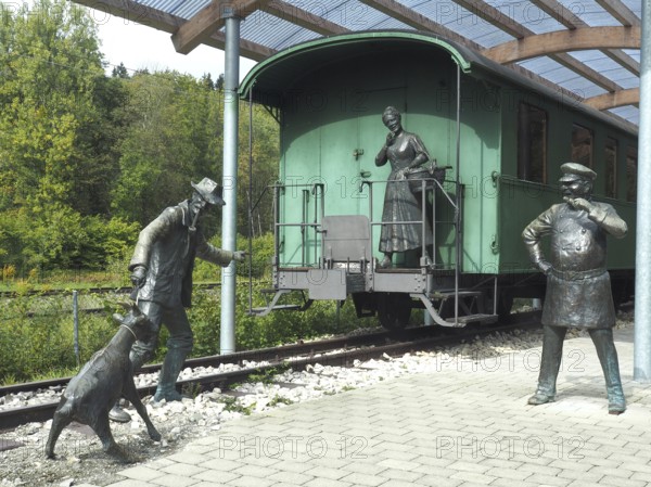 On de schwäbsche Eisebahne mit Baür, Ziegenbock, Weible und Konduktör, At the (former) railway station in Durlesbach (part of Bad forest lake) is a monument to the song