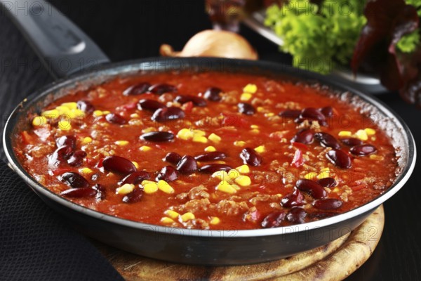 Chilli con carne cooked in the pan