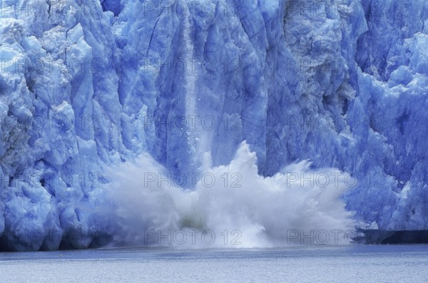 GLACIER IN ALASKA, CONCEPT OF GLOBAL WARMING