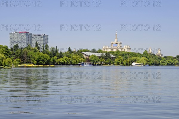 Lake, Herastrau Park, Bucharest, Romania, Europe