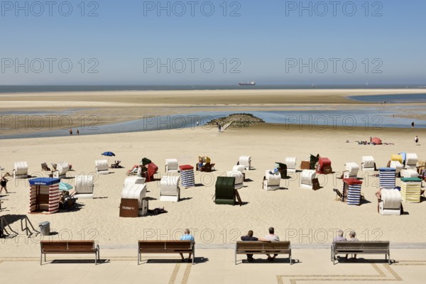 Promenade view of beach and North Sea, Borkum, East Frisian Island, East Frisia, Lower Saxony, Germany, Europe