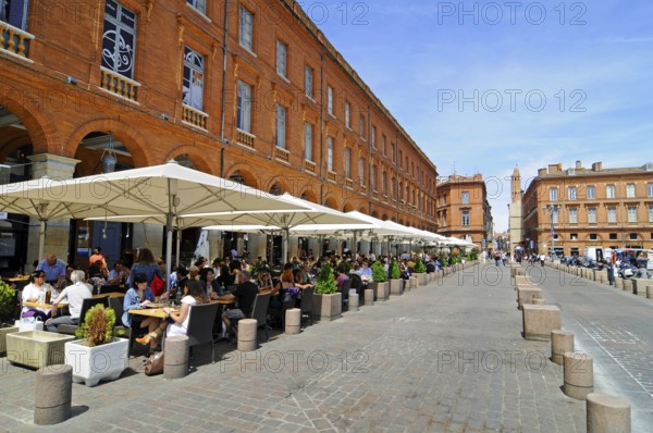 Place du Capitole, Toulouse, Haute-Garonne department, Midi-Pyrenees, France, Europe