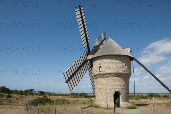 Windmill, Moulin Faise, Batz-sur-Mer, Loire Atlantique, Pays de la Loire, France, Europe