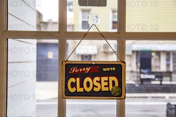 Sorry we're closed sign, Black Starling Bakery, Williamsburg, Brooklyn, New York City