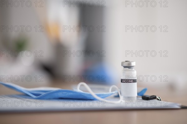 Composition vaccination elements with medical mask