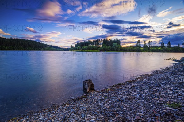 Sunset at the Zeulenroda Sea with blue sky and clouds, Zeulenroda-Triebes, Thuringia, Germany, Europe