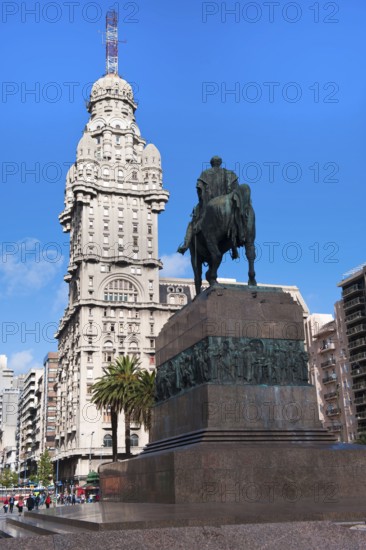 Equestrian statue of Jose Artigas, Palacio Salvo, Plaza Independencia, Montevideo, Uruguay, South America