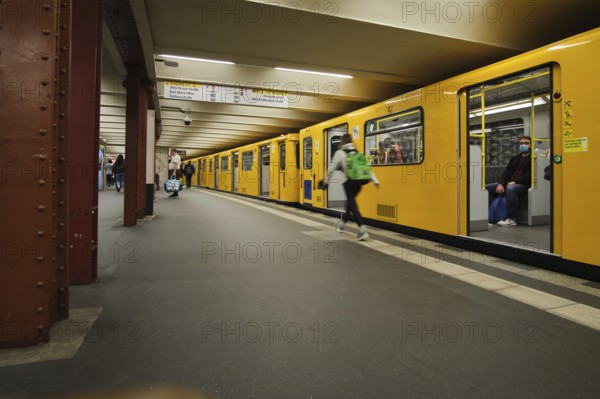Germany, Berlin, 17. 09. 2020, Alexanderplatz underground station, U2, to Pankow, rushing passengers, Europe
