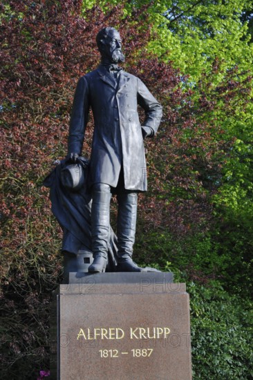 Alfred Krupp Monument, Villa Hügel, Essen-Bredeney, North Rhine-Westphalia, Germany, Europe