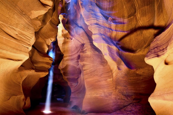 A beam of light in the Antelope Slot Canyon, Navajo Tribal Park, Arizona, USA, North America