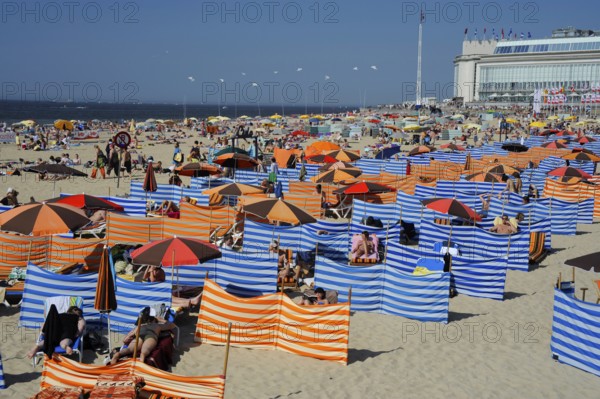 People on the beach, Oostende, Belgium, stunt kites, kites, Europe