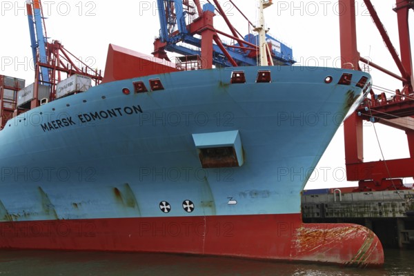 Maersk Edmonton in Hamburg, Maersk Edmonton landed in Hamburg, Germany, Europe