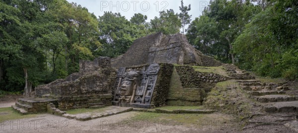 The Mayan ruins of Lamanai