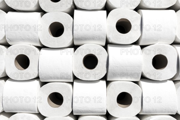 Toilet paper rolls aligned