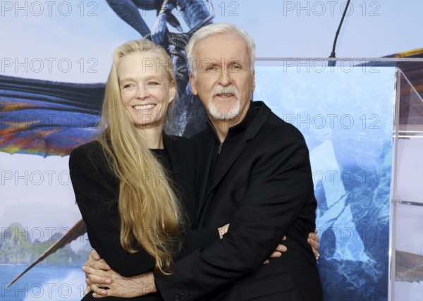 Suzy Amis Cameron and James Cameron at James Cameron and Jon Landau hand and foot imprinting ceremony held at the TCL Chinese Theater in Hollywood, USA on January 12, 2023