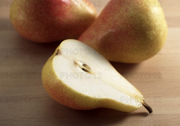 Cultivated pear, Pear, Rosaceae, Rosemary Pear (pyrus communis)