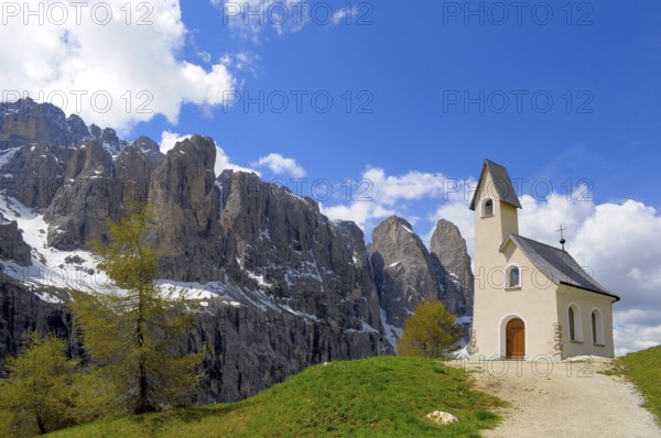 Mountains to the Gardena Pass, South Tyrol, Church on the Gardena Pass, Chapel