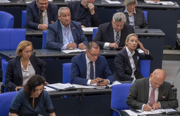 2nd row, f.l.t.r.: Beatrix von Storch, Tino Chrupalla, Dr Alice Weidel, Germany, Berlin, 06.07.2023, Bundestag, Bundestag faction AfD, Europe