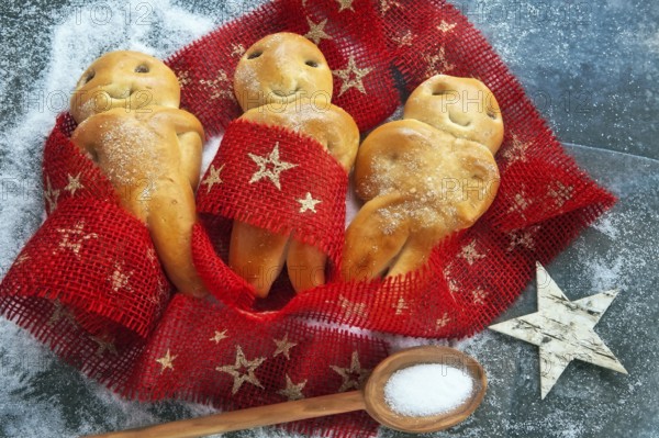 Grittibänz, Swiss version of the Stutenkerl made from yeast yeast dough with sultanas and sugar, Stutenmann