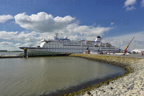 Cruise ship MS Berlin on jetty Seebäderkaje on the river Weser, Bremerhaven, Bremen, Germany, Europe