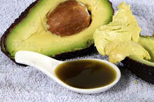 Avocado oil (Persea americana)