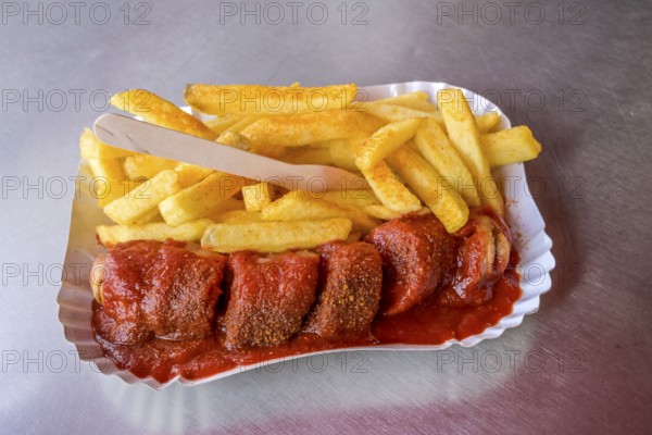 Currywurst with fries, Curry 36, Mehringdamm, Kreuzberg, Berlin, Germany, Europe