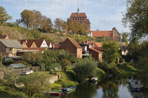 Havelberg Cathedral of Saint Mary, including residential buildings, in the Hanseatic town of Havelberg in the Altmark region. Havelberg, Saxony-Anhalt, Germany, Europe
